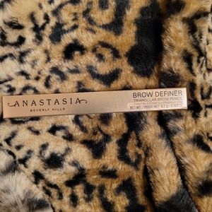 NIB Anastasia Brow Definer Dark Brown